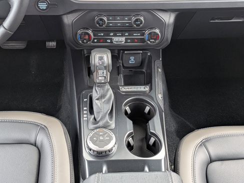 New 2025 Ford Bronco Outer Banks AWD/4WD image 19