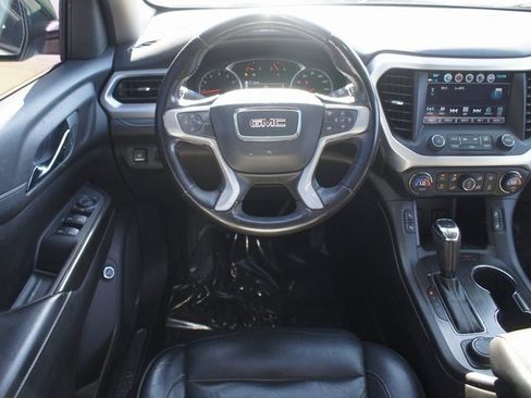 Used 2019 GMC Acadia SLT w/ Black Edition image 5