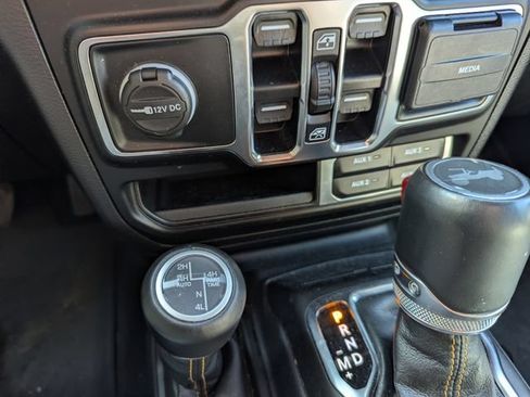 Used 2023 Jeep Wrangler Unlimited Sahara AWD/4WD image 18