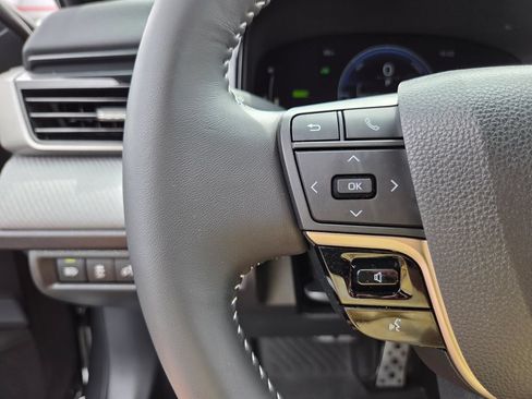 Used 2025 Toyota Camry SE FWD image 23