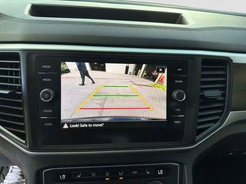 Used 2021 Volkswagen Atlas SE image 21