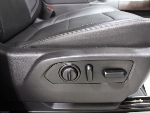 Used 2019 GMC Sierra 1500 SLT w/ SLT Premium Package image 28