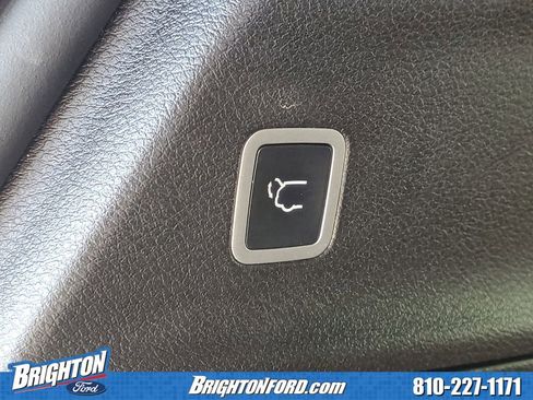Used 2021 Chrysler Pacifica Pinnacle AWD/4WD image 9
