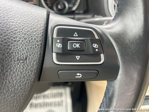 Used 2014 Volkswagen Tiguan SE image 17