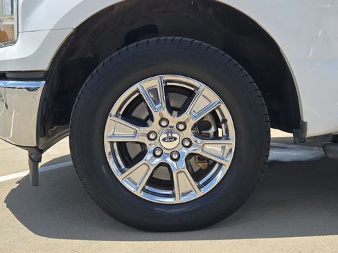 Used 2017 Ford F150 XLT w/ Equipment Group 302A Luxury RWD image 12