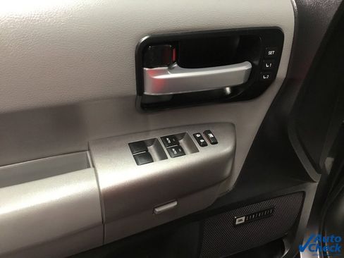 Used 2016 Toyota Sequoia Limited image 33