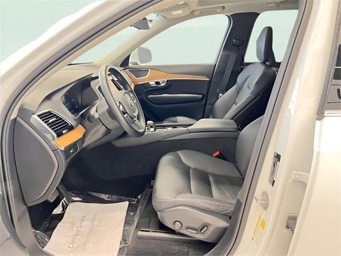 Used 2024 Volvo XC90 B5 Plus image 18