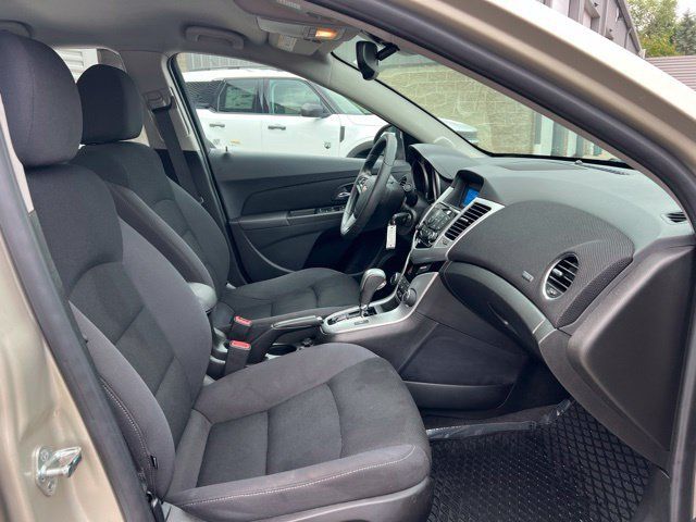 Used 2016 Chevrolet Cruze LT FWD image 11