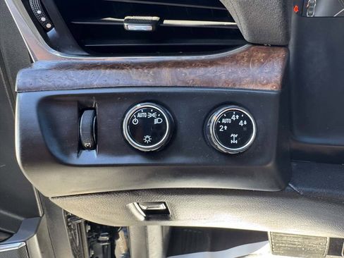 Used 2015 Cadillac Escalade Premium AWD/4WD image 10