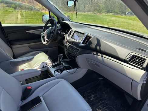 Used 2018 Honda Ridgeline RTL image 9