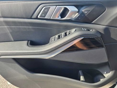 Certified 2025 BMW X5 xDrive50e w/ Premium Package image 12