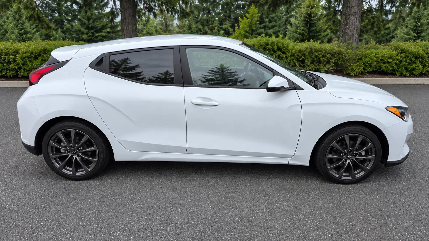 Used 2019 Hyundai Veloster 2.0 FWD image 4