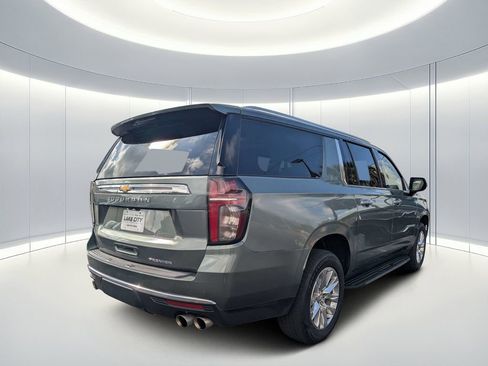Used 2023 Chevrolet Suburban Premier AWD/4WD image 4