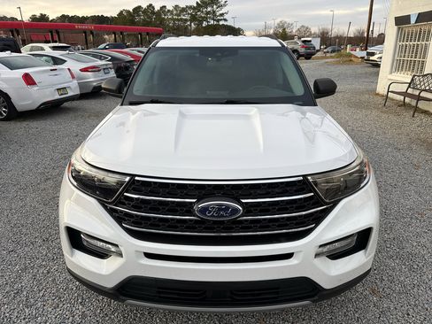 Used 2021 Ford Explorer XLT w/ Equipment Group 202A image 8