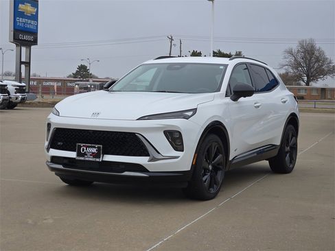 Used 2025 Buick Envision Sport Touring image 3