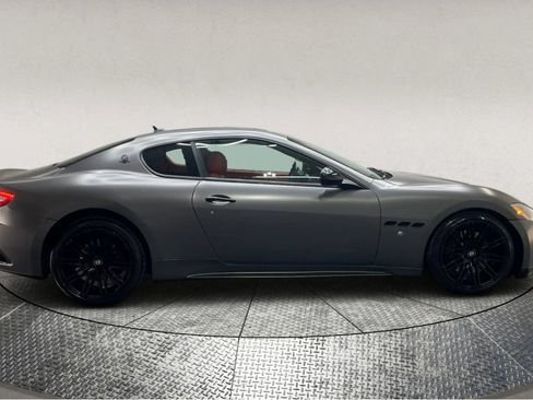 Used 2011 Maserati GranTurismo S image 9