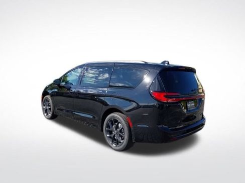 New 2026 Chrysler Pacifica Limited w/ S Appearance Package image 19