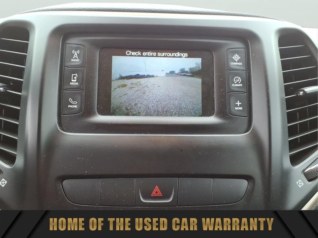 Used 2015 Jeep Cherokee Latitude w/ Cold Weather Group FWD image 26