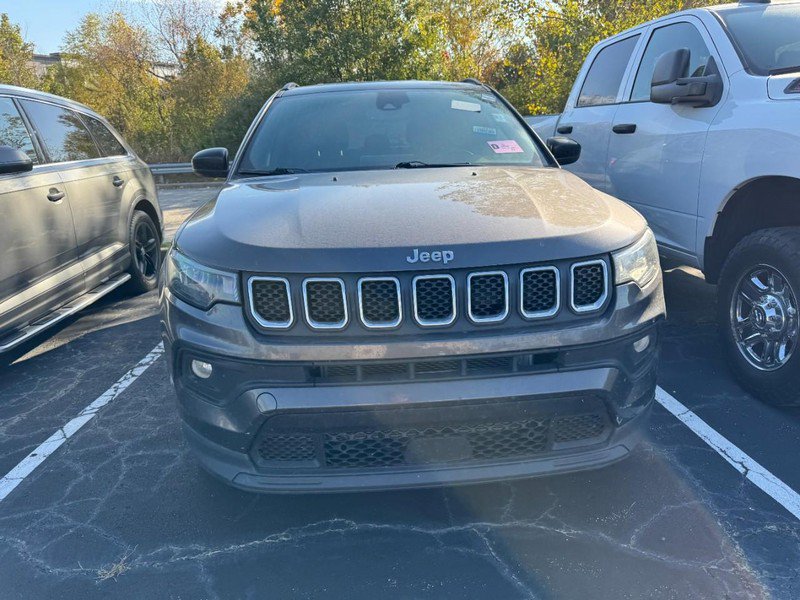 Used 2023 Jeep Compass Latitude AWD/4WD image 3