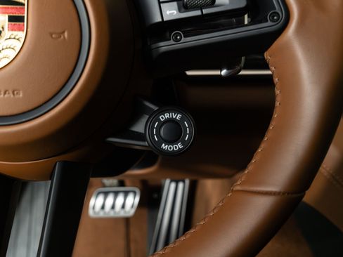 Used 2022 Porsche Panamera Turbo S image 33