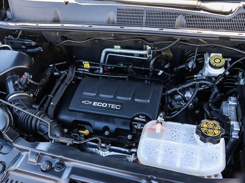 Used 2020 Chevrolet Trax LT w/ LT Convenience Package image 25