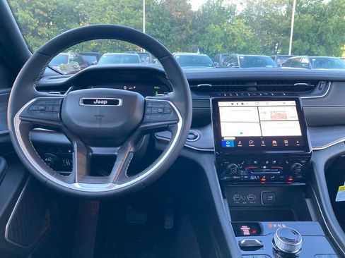 New 2024 Jeep Grand Cherokee Limited 4xe w/ Luxury Tech Group II image 14