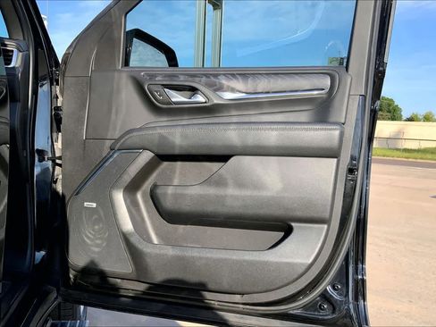Used 2023 GMC Yukon Denali AWD/4WD image 22