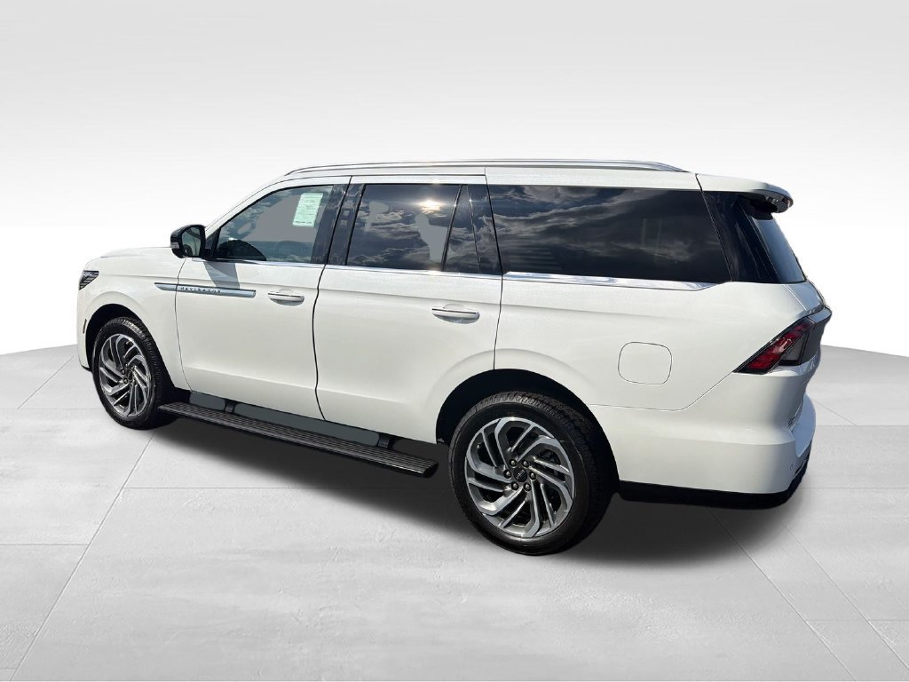 New 2027 Lincoln Navigator Reserve AWD/4WD image 3
