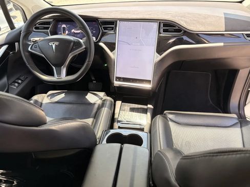 Used 2016 Tesla Model X 75D AWD/4WD image 5