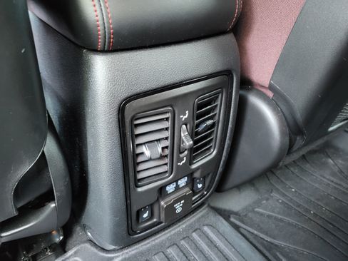 Certified 2024 Dodge Durango GT RWD image 11