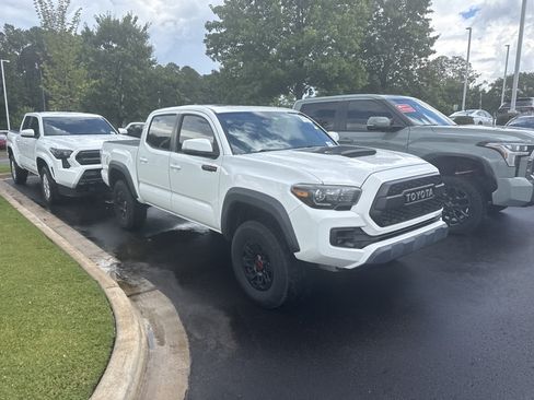 Used 2019 Toyota Tacoma TRD Pro AWD/4WD image 5