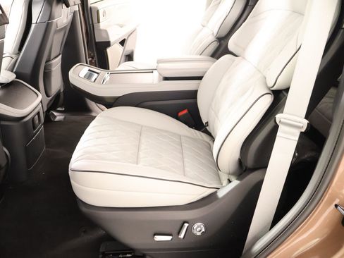New 2026 Lincoln Navigator Black Label AWD/4WD image 13