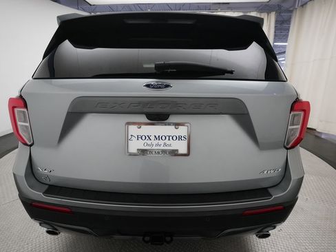 Used 2023 Ford Explorer XLT w/ Equipment Group 202A AWD/4WD image 27