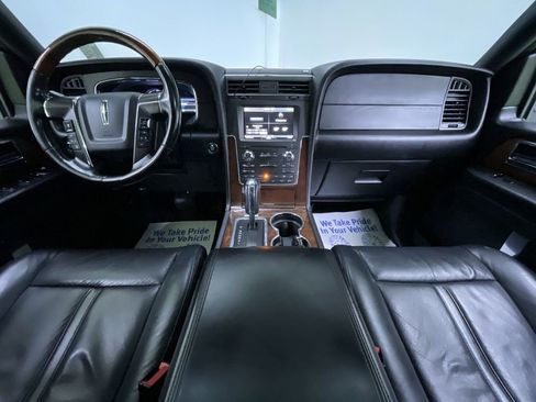 Used 2015 Lincoln Navigator 4WD image 16