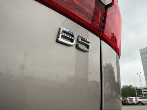 Certified 2023 Volvo XC60 B5 Core FWD image 10