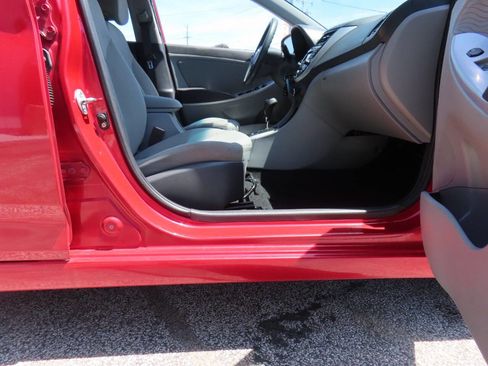 Used 2012 Hyundai Accent GLS w/ Premium Pkg 3 FWD image 29