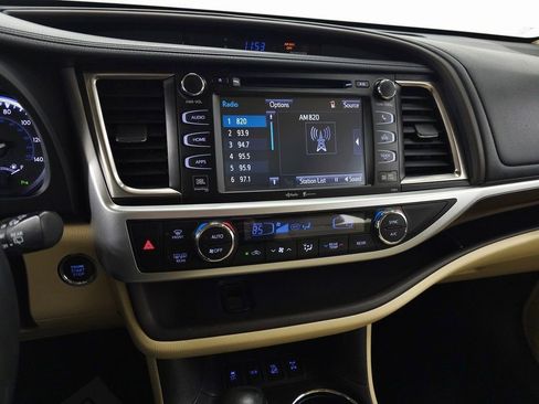 Used 2014 Toyota Highlander Limited w/ Driver Technology Package image 23