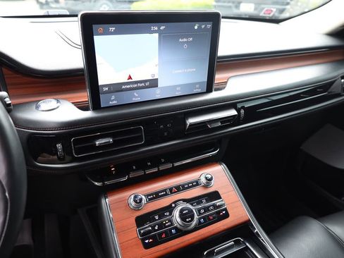 Used 2023 Lincoln Aviator Reserve w/ Equipment Group 201A AWD/4WD image 14