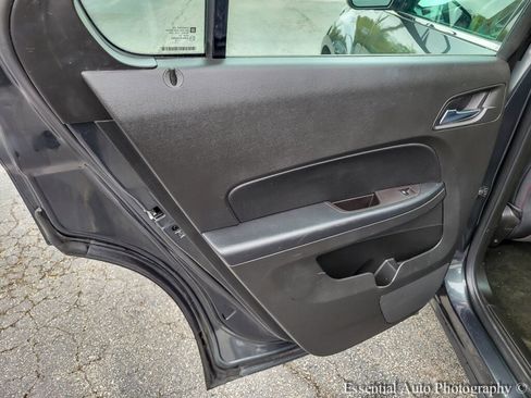 Used 2017 Chevrolet Equinox LS image 25