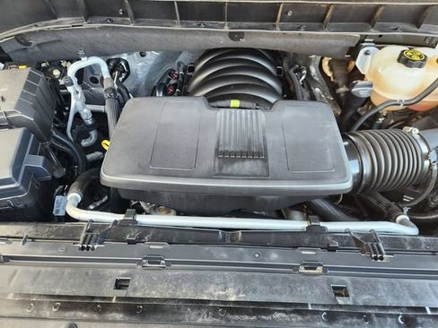 Used 2024 Chevrolet Silverado 1500 High Country w/ High Country Premium Package AWD/4WD image 33