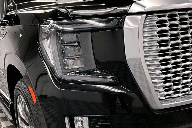 Used 2023 GMC Yukon Denali w/ LPO, Floor Liner Package AWD/4WD image 32