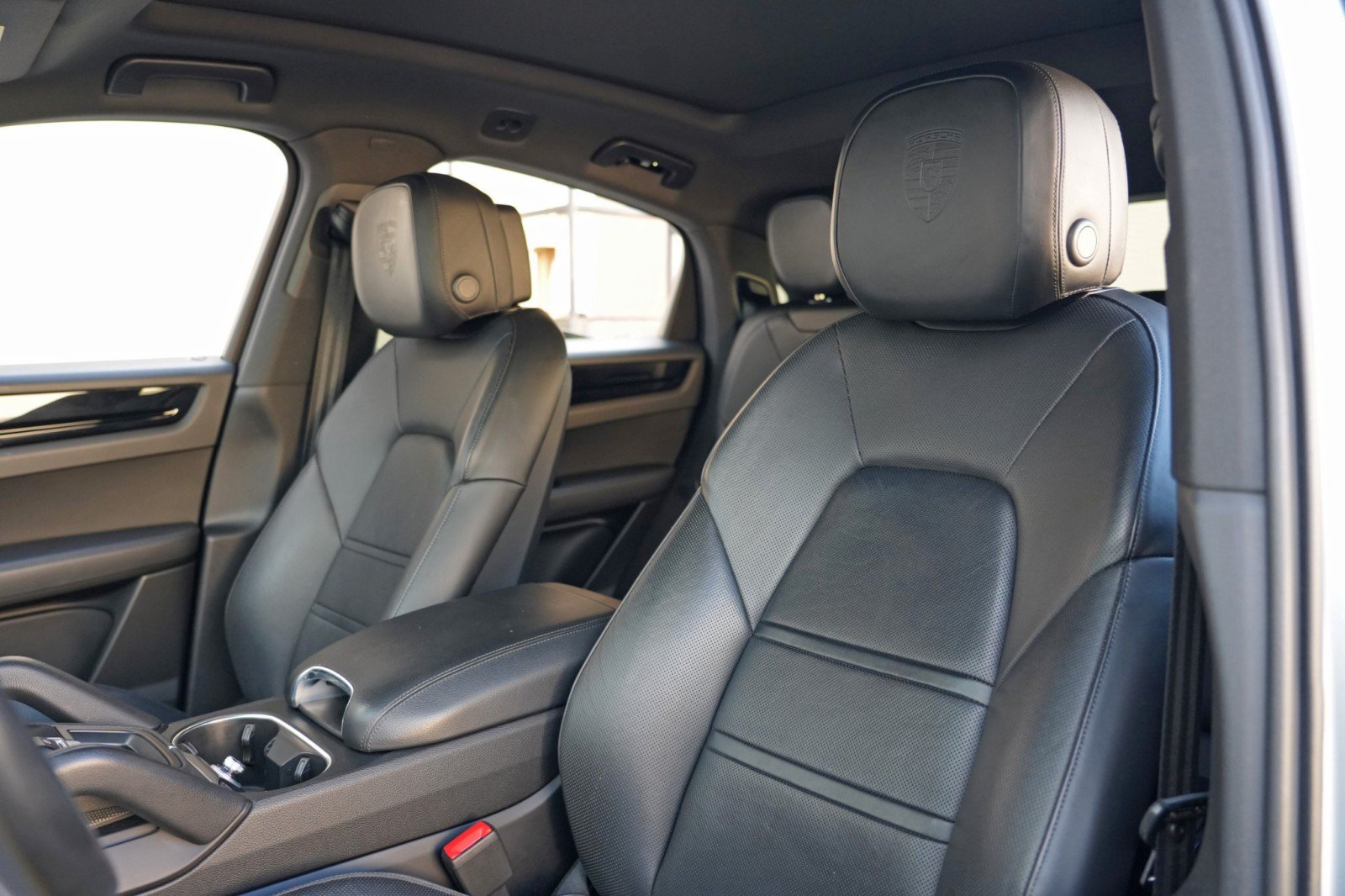 Used 2023 Porsche Cayenne Coupe w/ Premium Package AWD/4WD image 43