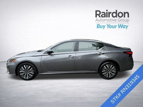 Used 2024 Nissan Altima 2.5 SV FWD image 4