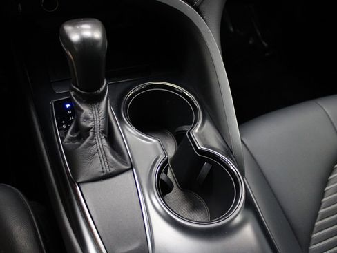 Used 2019 Toyota Camry SE image 29