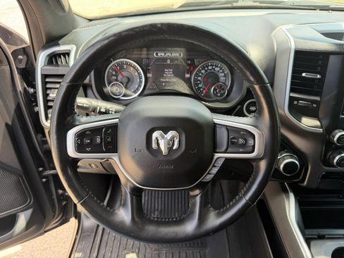 Used 2020 RAM 1500 Big Horn AWD/4WD image 14