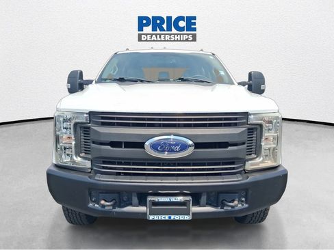 Used 2019 Ford F250 XL w/ Power Equipment Group AWD/4WD image 4