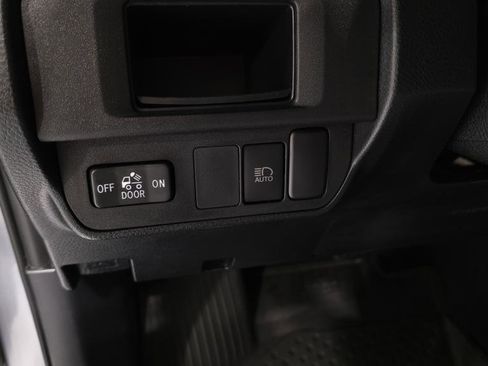 Used 2019 Toyota Tacoma Limited image 19