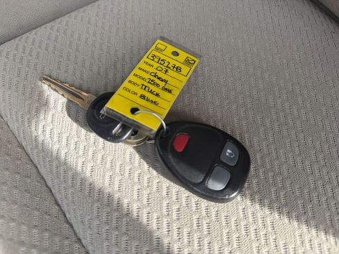 Used 2007 Chevrolet Silverado 2500 LT AWD/4WD image 26