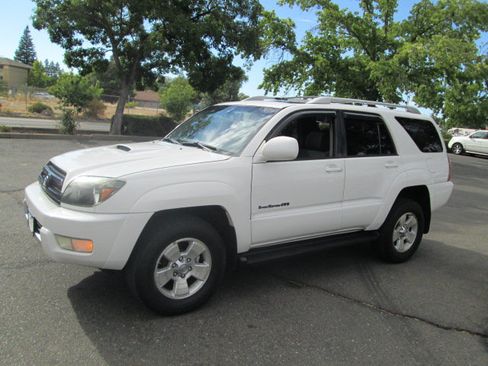 Used 2005 Toyota 4Runner Sport AWD/4WD image 1