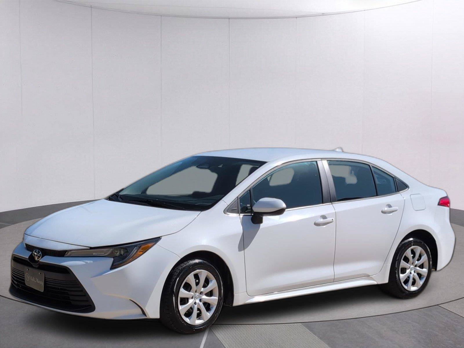 Used 2024 Toyota Corolla LE FWD image 1